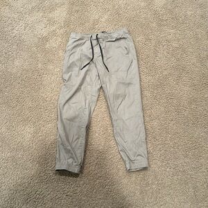 Tilly’s khaki cargo pants men’s L